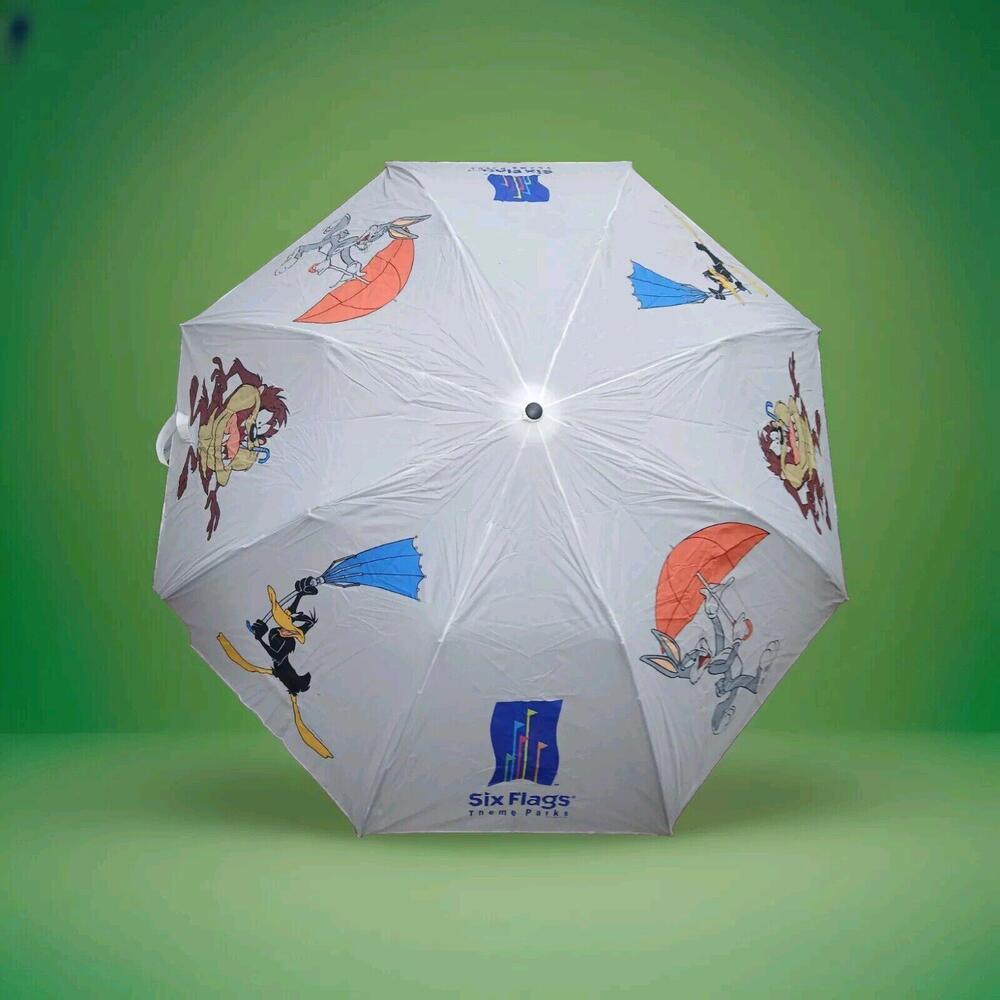 Six Flags Looney Tunes Umbrella BUGS, TAZ, Daffy Made 1995.